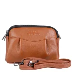 نمای رو به رو کیف چرم زنانه ۷۰۷ همراه با بند رنگ عسلی