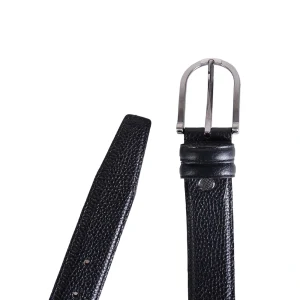 نمای بالا از سگک کمربند چرم مردانه مشکی کد 3500df