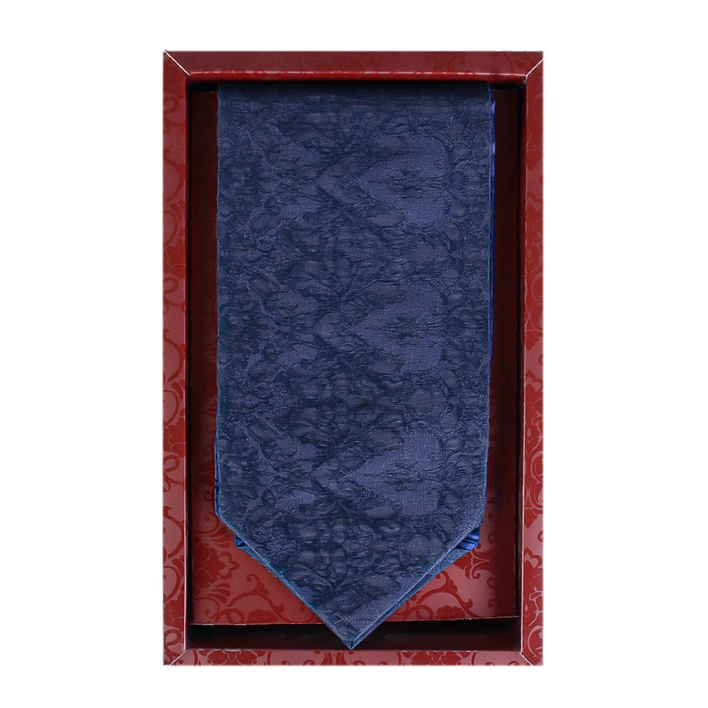 navy-patterned-scarf-1 نمای رو به رو دستمال گردن طرحدار سورمه ای با هبسته بندی کادویی