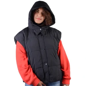 نمای رو به رو پافر مشکی کوتاه زنانه