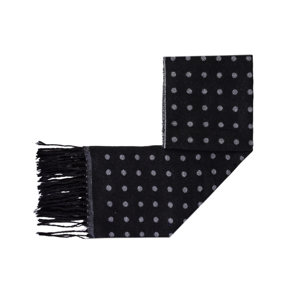 black-dotted-scarf-1 نمای رو به رو از شال گردن مشکی خال خالی