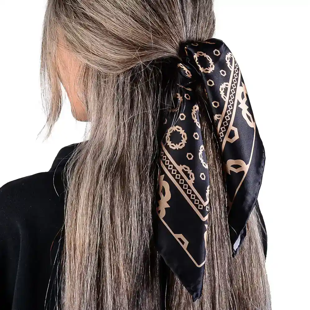 bandana-ba015-1 نمای رو به رو باندانا ba015 با رنگ مشکی و طلایی روی مو