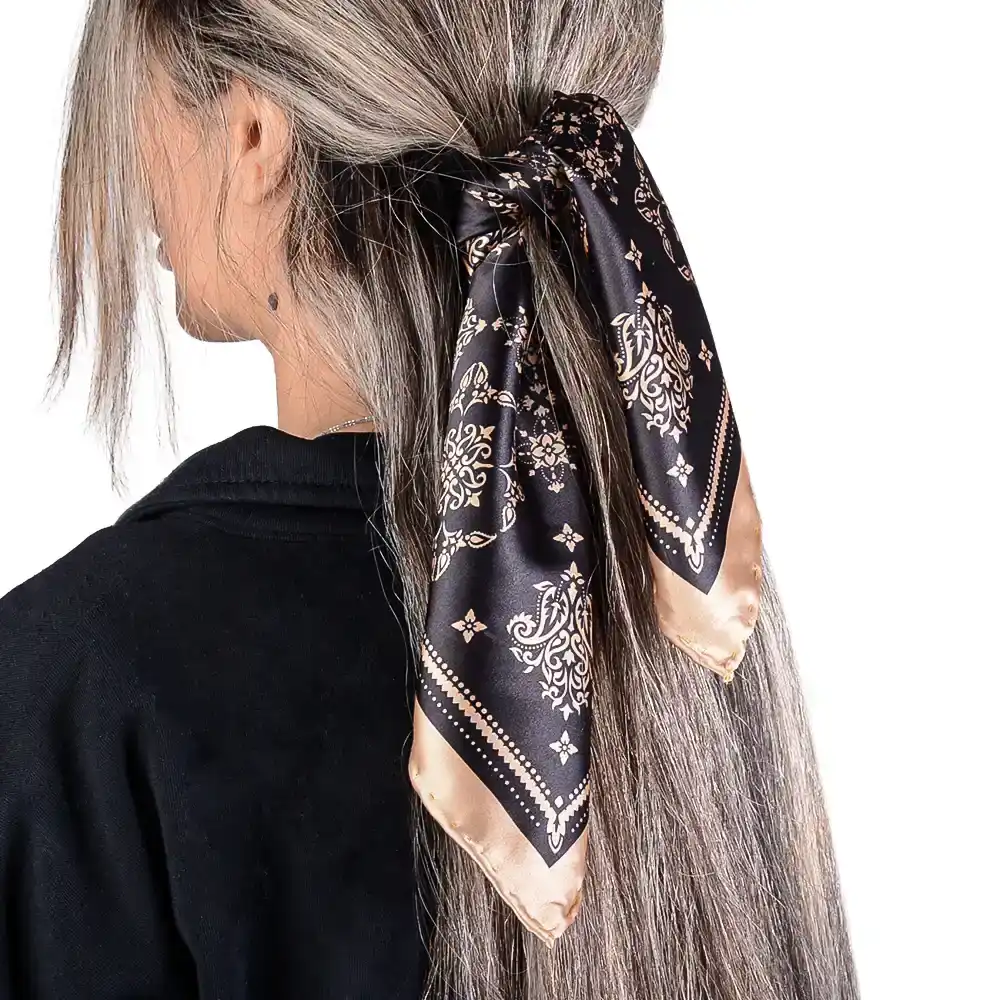 bandana-ba023-1 نمای رو به رو باندانا ba023 با رنگ مشکی و طلایی روی مو